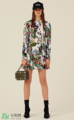 versus versace2018早春度假系列衣服款式有哪些_好看嗎？