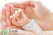 寶寶指甲凹凸不平是什么原因？寶寶指甲凹凸不平正常嗎？