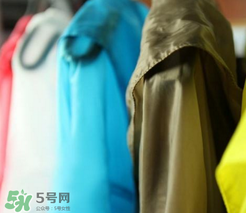 防曬衣什么顏色最防曬？防曬衣哪個(gè)顏色防曬效果好？