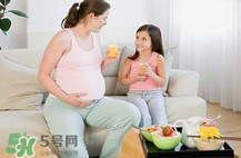 孕婦吃涼的對(duì)胎兒有什么影響？孕婦吃涼性的東西會(huì)怎么樣？