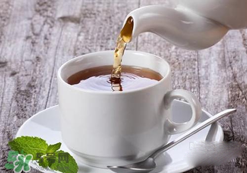 胃脹氣可以喝蜂蜜水嗎？胃脹氣可不可以喝蜂蜜水？