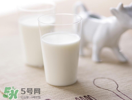 胃脹氣可以喝牛奶嗎？胃脹氣喝牛奶會(huì)怎樣？