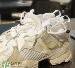 2018vetements reebok pump最新聯(lián)名運(yùn)動鞋什么樣_好看嗎？