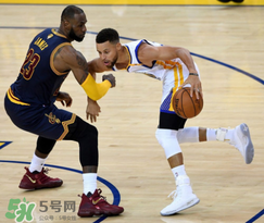 under armour curry4怎么樣？庫(kù)里第四代簽名鞋總決賽戰(zhàn)靴細(xì)節(jié)諜照