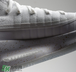 under armour curry4怎么樣？庫(kù)里第四代簽名鞋總決賽戰(zhàn)靴細(xì)節(jié)諜照