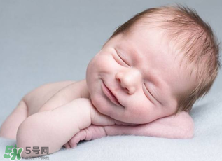 嬰兒吃藥能打預(yù)防針嗎？嬰兒吃藥影響預(yù)防針嗎？