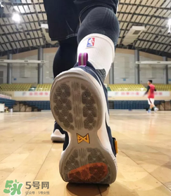 nike pg1上腳怎么樣？耐克pg1籃球鞋測評(píng)