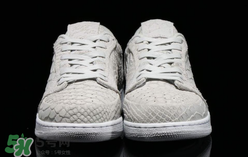 air jordan 1 low swooshless多少錢？aj1蟒蛇紋專柜價格