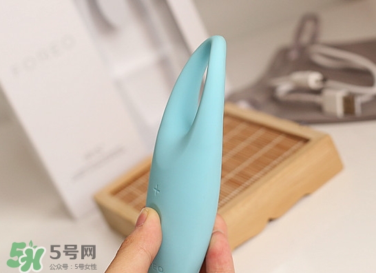 foreo眼部按摩儀怎么用？foreo iris眼部按摩儀使用方法