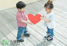 孩子不自信怎么辦？怎樣讓孩子自信大膽？