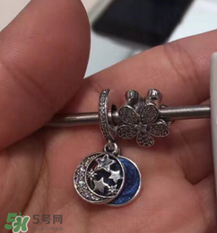 pandora繁星童話手鏈?zhǔn)鞘裁床馁|(zhì)？潘多拉繁星童話是銀的嗎？