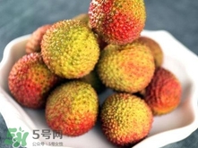黑葉荔枝和妃子笑哪個好吃？黑葉荔枝和妃子笑的區(qū)別