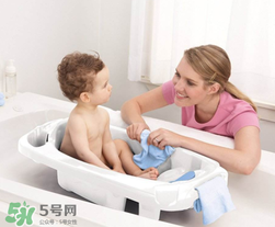 嬰兒浴盆是帶浴網(wǎng)還還是帶浴板好？嬰兒浴盆什么款式好？