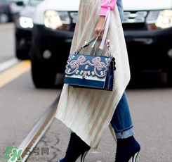 fendi kan i多少錢？芬迪kan i包包國內(nèi)專柜價(jià)格