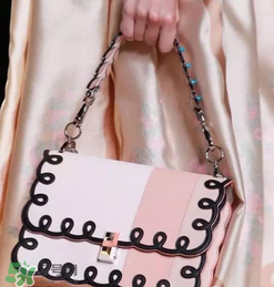 fendi kan i尺寸多大？芬迪kan i包包尺寸介紹