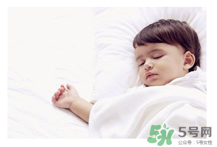 夏天嬰兒房空調(diào)溫度多少合適？有新生兒空調(diào)開多少度？