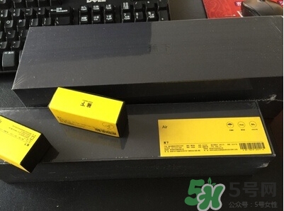 蕉下太陽傘怎么收？蕉下小黑傘太陽傘怎么打開？