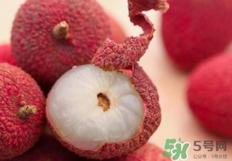 黑葉荔枝有什么功效？黑葉荔枝吃多了會怎樣？