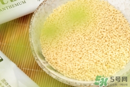 菊花晶可以加奶粉里嗎？菊花晶可以加米粉里嗎