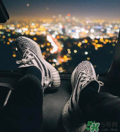 adidas yeezy 350 v2 boost zebra白斑馬多少錢？