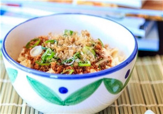 魚松飯是什么？魚松飯?jiān)趺醋觯?></a>
<p class=