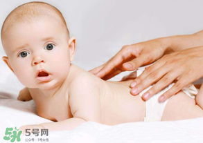 哄寶寶睡覺可以搖晃嗎？哄寶寶睡覺搖晃有害嗎？