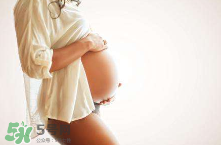 孕婦能用爽身粉嗎？孕婦能用爽身粉擦腳嗎？