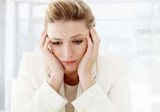 吹空調(diào)為什么要放盆水？吹空調(diào)為什么會(huì)喉嚨痛