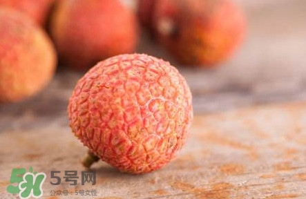 荔枝用什么藥水保鮮？吃荔枝為什么要用鹽水泡