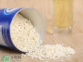 美林菊花晶可以和奶粉一起喝嗎？美林菊花晶可以加在奶里嗎？