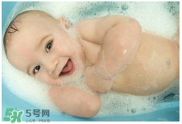 早產(chǎn)兒的發(fā)育和正常嬰兒一樣嗎？早產(chǎn)兒發(fā)育會(huì)遲緩嗎？