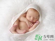 早產(chǎn)兒奶粉有必要嗎？早產(chǎn)兒可以吃普通奶粉嗎？