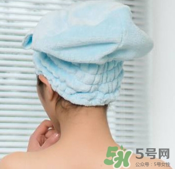 干發(fā)巾和干發(fā)帽哪個(gè)好？干發(fā)帽什么材質(zhì)的好
