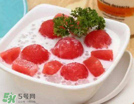 西瓜汁可以加牛奶嗎？西瓜汁和牛奶可以一起喝嗎？