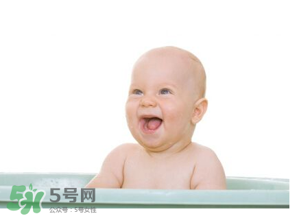 寶寶能用艾葉水洗澡嗎？嬰兒能用艾葉水洗澡嗎？