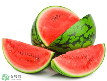 催熟的西瓜能吃嗎？催熟的西瓜吃了會怎樣？