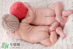 嬰兒床上用品有哪些？嬰兒床上用品需要準(zhǔn)備什么？