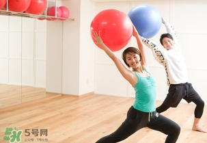 平衡球運(yùn)動可以減肥嗎 最適合拿來當(dāng)作產(chǎn)后瘦身