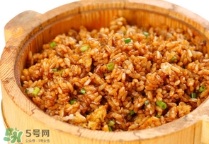 醬油炒飯怎么做？醬油炒飯生抽還是老抽