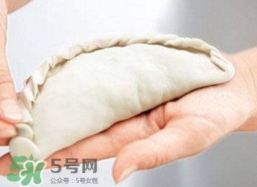韭菜盒子用什么水和面？韭菜盒子和面用冷水還是熱水