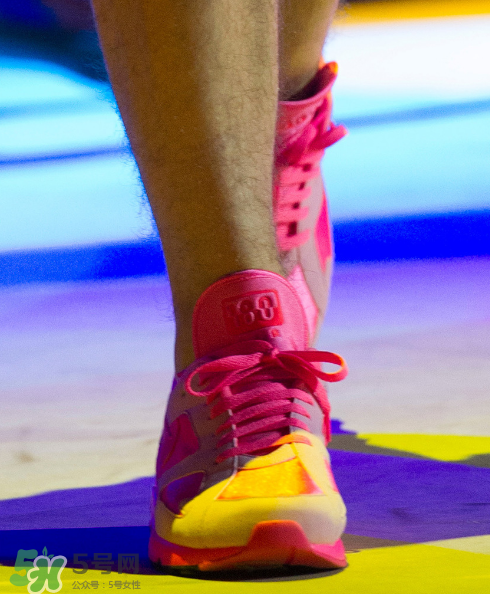 cdg與nike air max 180聯(lián)名氣墊運(yùn)動(dòng)鞋什么時(shí)候發(fā)售？