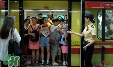 為什么開(kāi)設(shè)女性車廂？應(yīng)不應(yīng)該開(kāi)設(shè)女性車廂