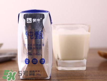 純甄酸奶過期還能喝嗎？純甄酸奶過期一點點要緊嗎？