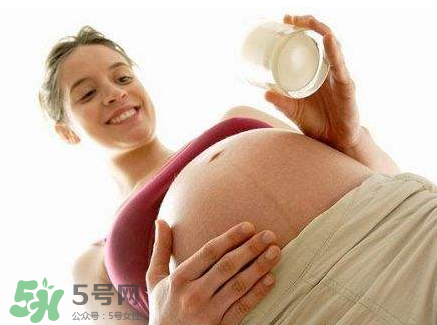 孕婦奶粉里面含葉酸嗎？孕婦奶粉成分有哪些？