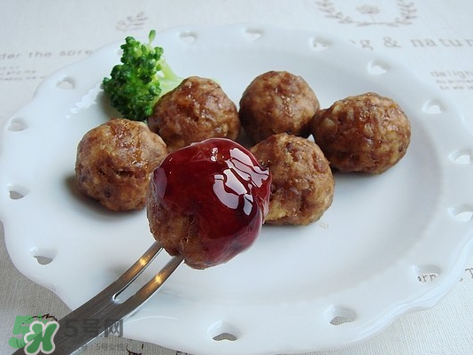 藍(lán)莓和牛肉能一起吃嗎？藍(lán)莓和牛肉會(huì)過敏嗎？
