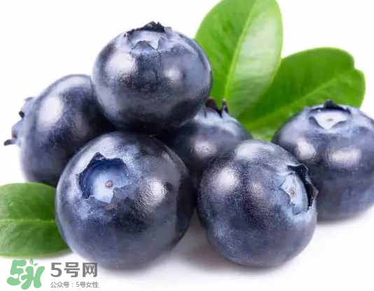 藍(lán)莓和梨子能一起吃嗎？藍(lán)莓雪梨果汁的做法