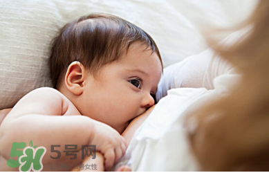 新生兒能用母乳洗臉嗎？新生兒能用母乳擦臉嗎？