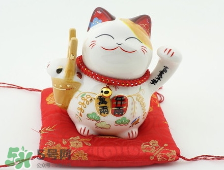 不同顏色的招財(cái)貓代表什么意思？招財(cái)貓的寓意是什么