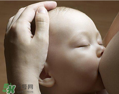 八月份可以斷奶嗎？8月份可以斷奶嗎？