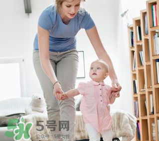 怎么糾正寶寶內(nèi)八字腳？寶寶八字腳幾歲前可以糾正？